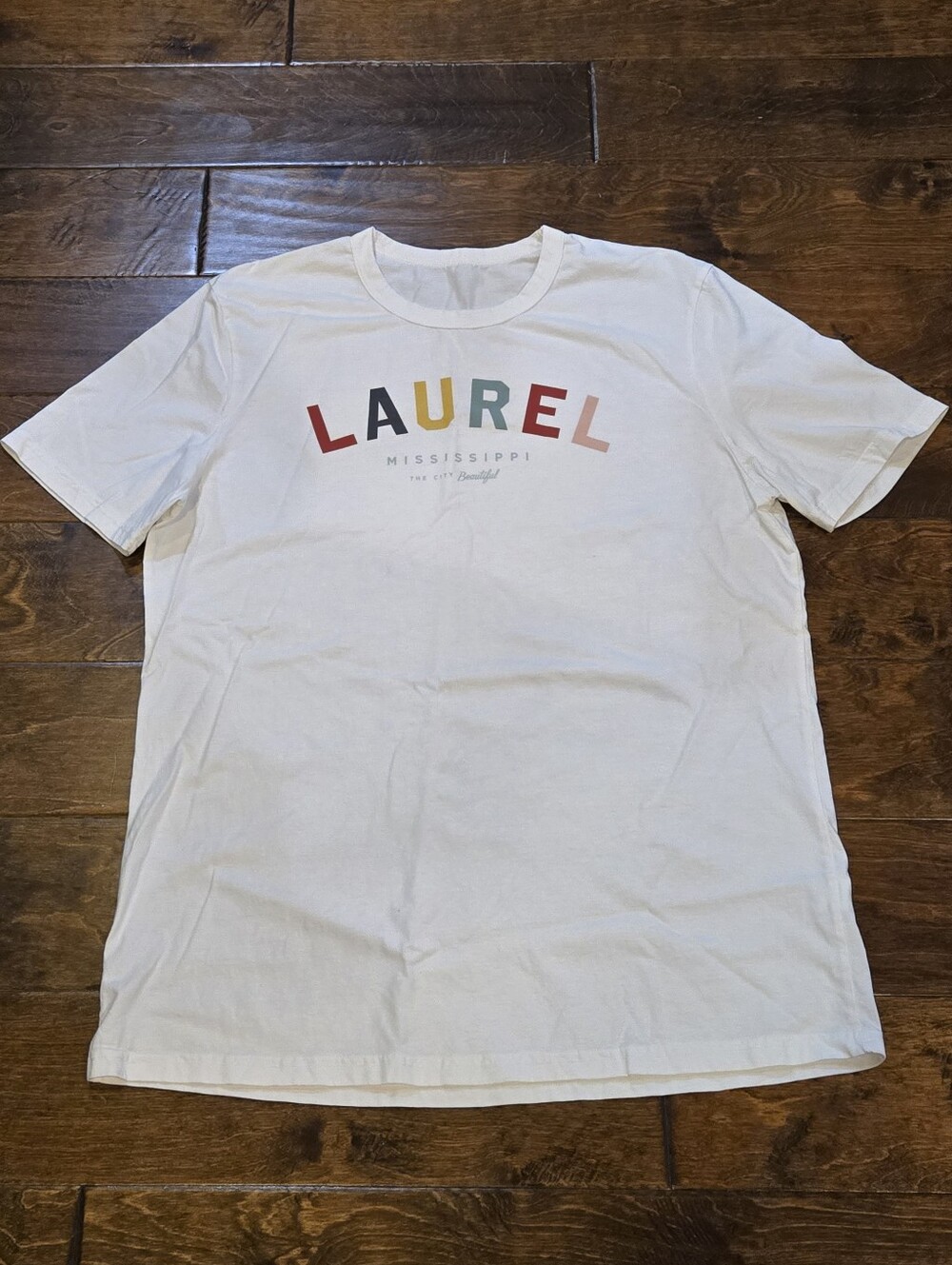 EUC Laurel Mississippi Tee Size L White